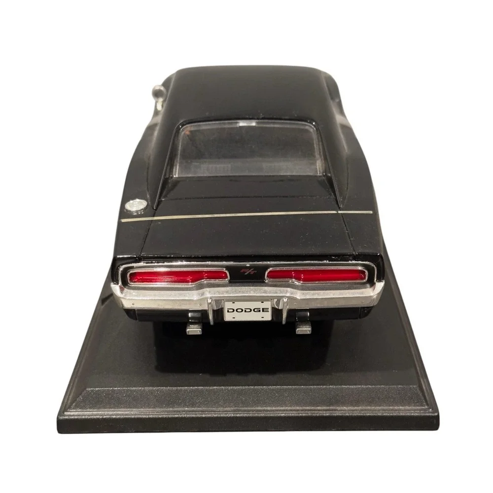 Maisto 1969 Dodge Charger R/T 1:18 Scale Diecast Car Black